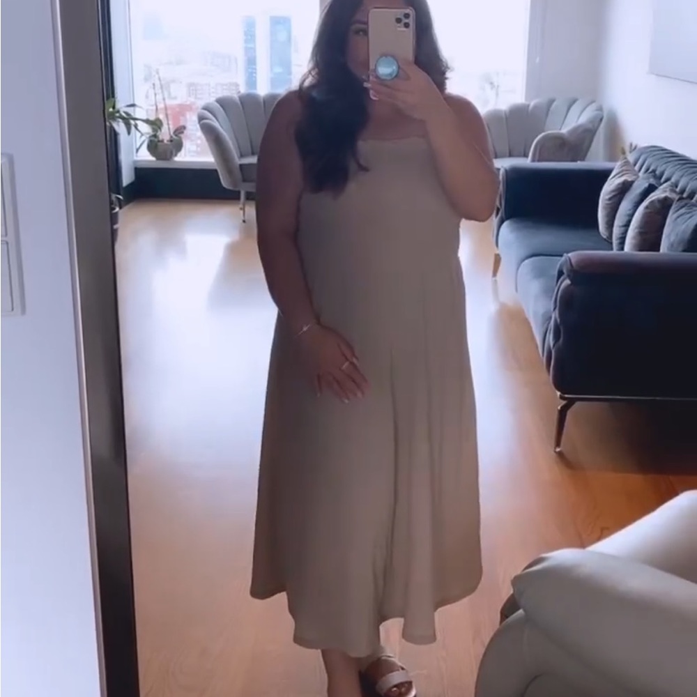Dresses and tops - Picture 6 of 16